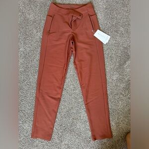 Athleta Stellar Skinny Trouser size 4T. NWT